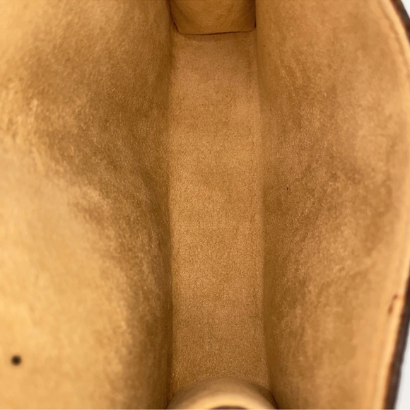 Auth  Louis Vuitton Monogram Pochette Florentine - Picture 9 of 11